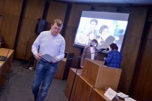 Certifikát o splnení podmienok pre poskytovanie duálneho vzdelávania za Slovalco prevzal vedúci HR Peter Oťakpa